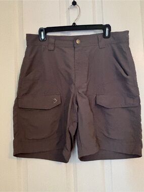 Reel Legends -  Men's Cargo Shorts in Grey.  Size 34.  Pockets